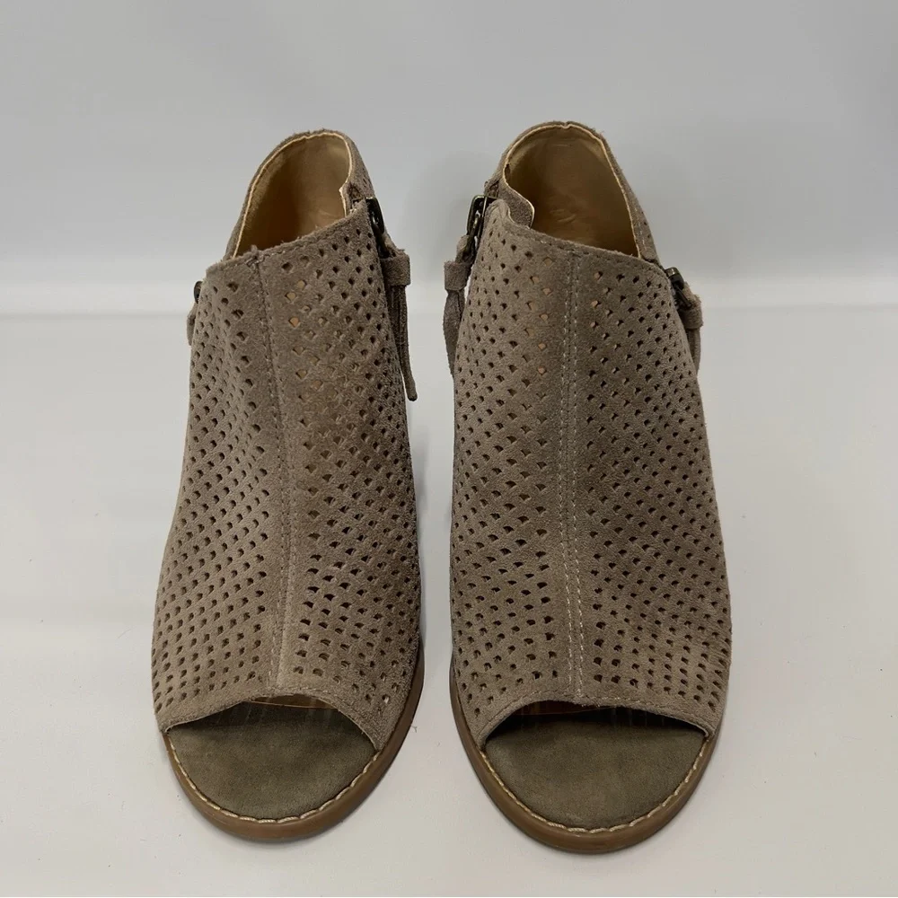 LUCKY BRAND women’s size 7.5 zip Up Ankle Boots Booties wedge heel.